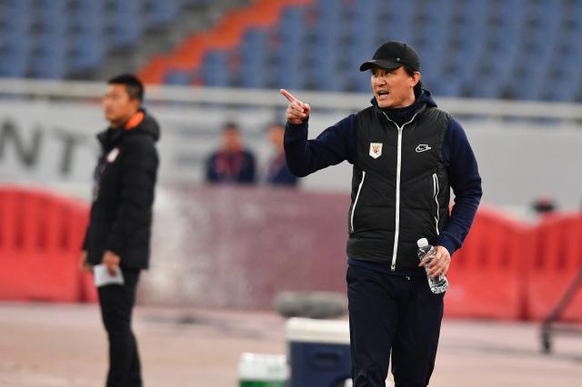 ​郝伟半场变阵泰山巧解国脚填空题 盼多些多面手